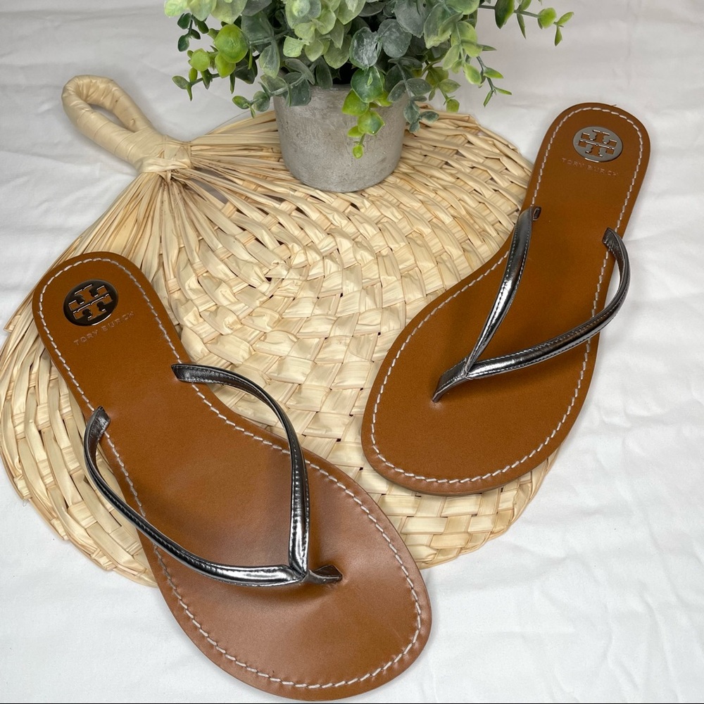 NEW Tory Burch Abitha Flip Flop Sandals 11 Pewter Mirror Metallic Leather Silver - Picture 1 of 10